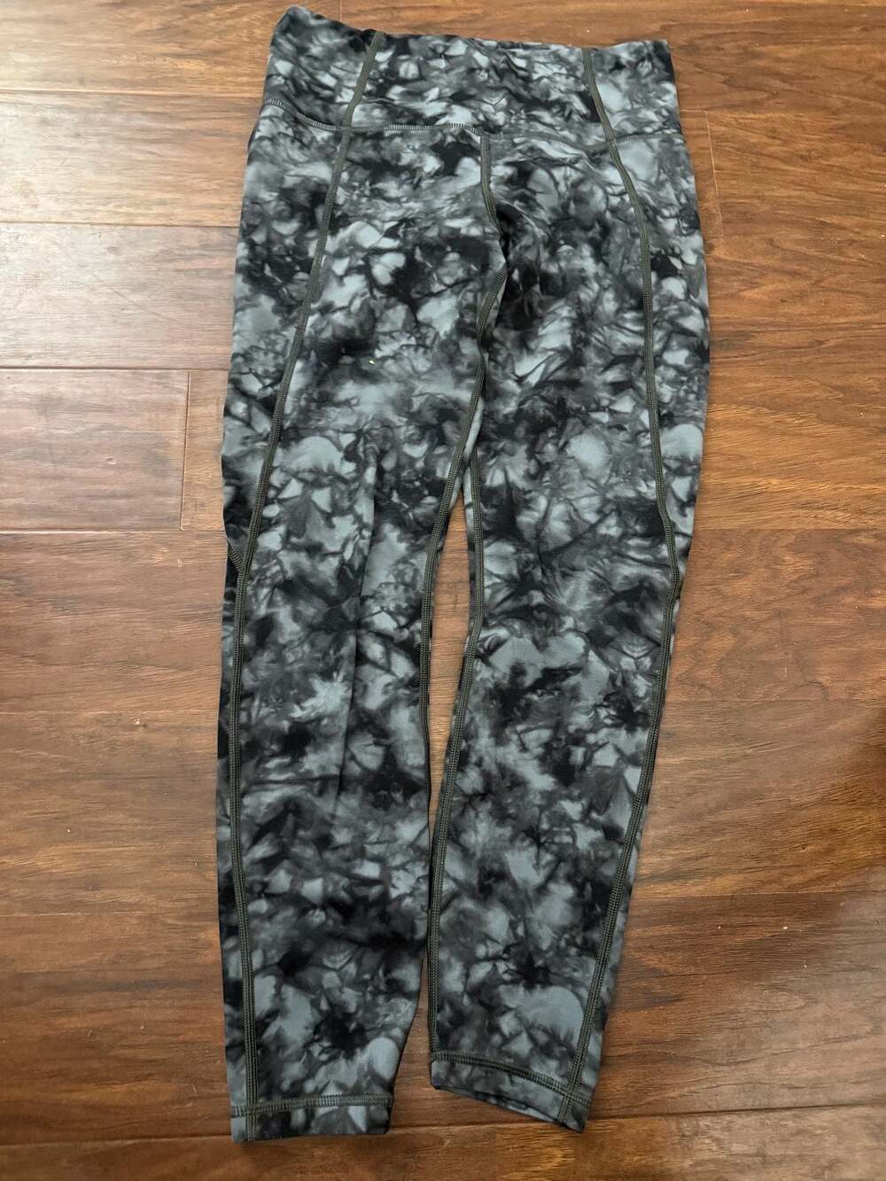 Athleta Frost High Traverse Tight Leggings Gray Black Tie Dye Size S